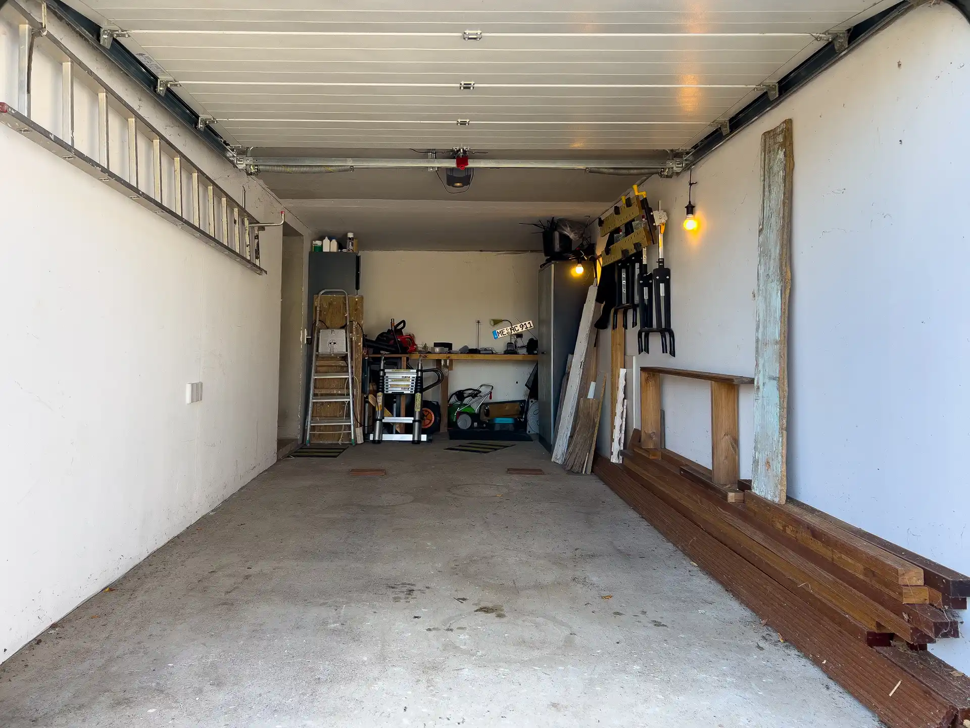 AP498-Garage-122