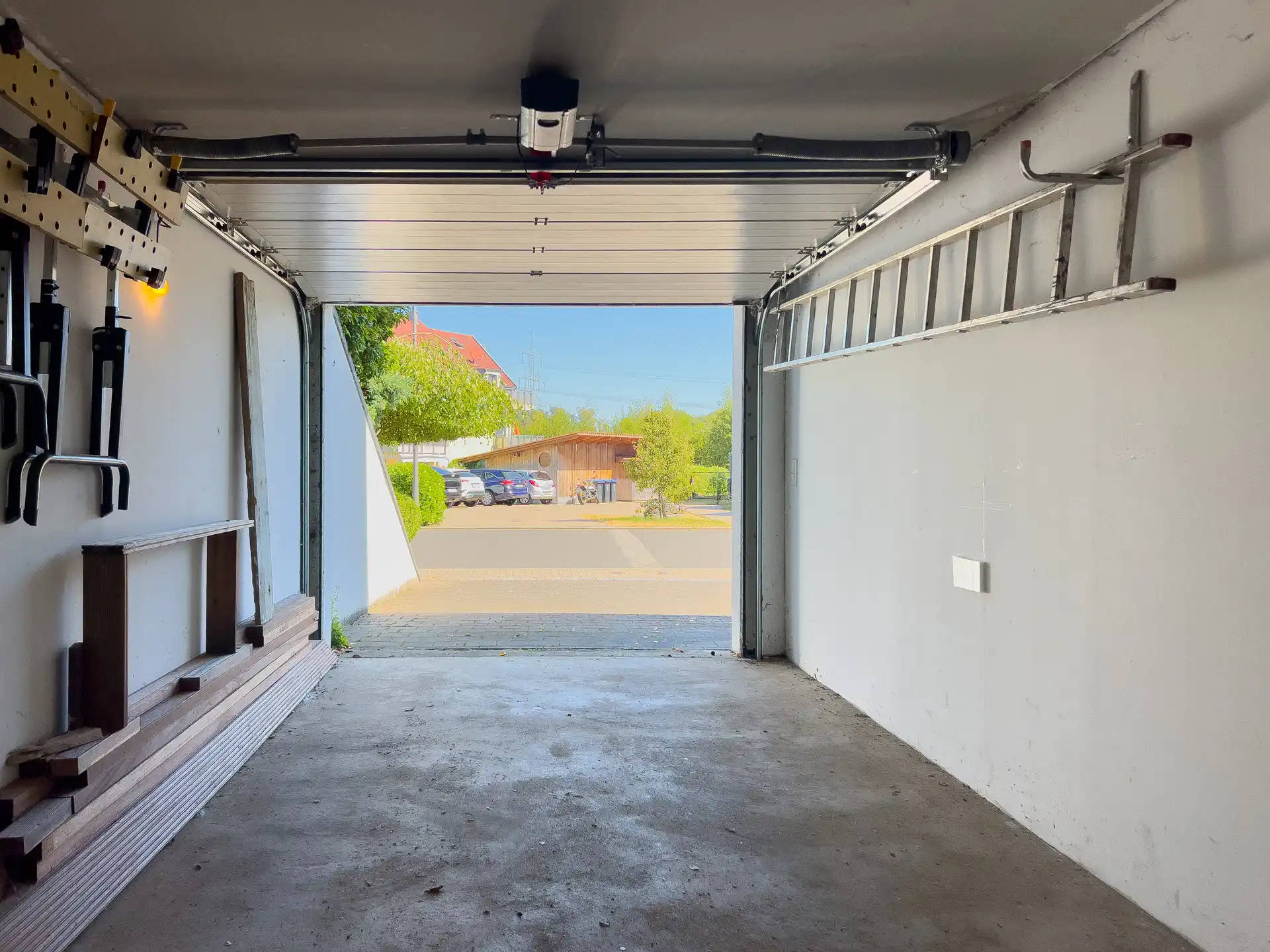 AP498-Garage-123